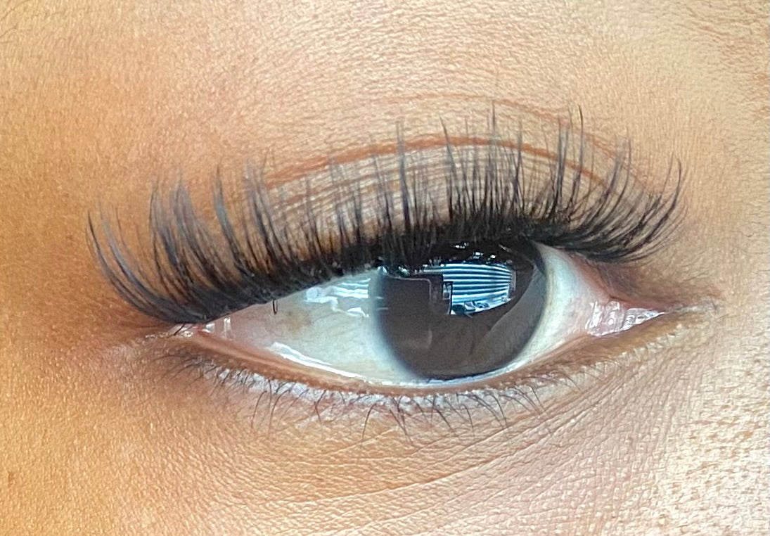 Tiffany Press On Lashes